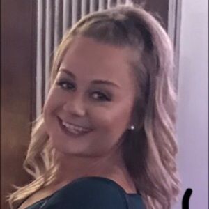 Meet your Posher, Courtney